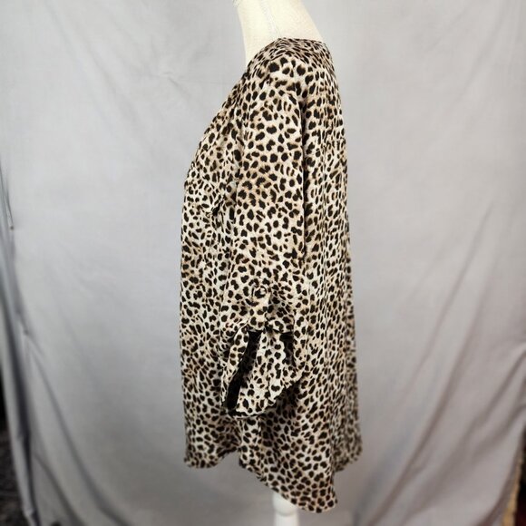 Torrid Brown Animal Leopard Print 3/4 Tab Sleeve Button Front Pullover Top Sz 3 - Picture 4 of 9